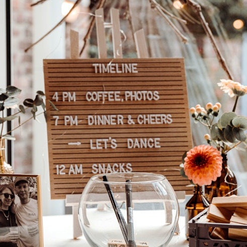 Staffelei mit Letterboard für Hochzeit mieten