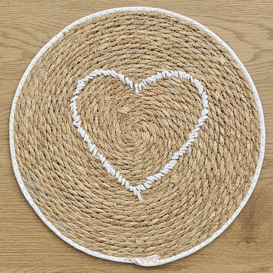 Tischset aus Seegras mit Herz 38cm Durchmesser für Hochzeit mieten