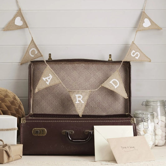 Wimpelkette CARDS für Geschenketisch und Hochzeit mieten